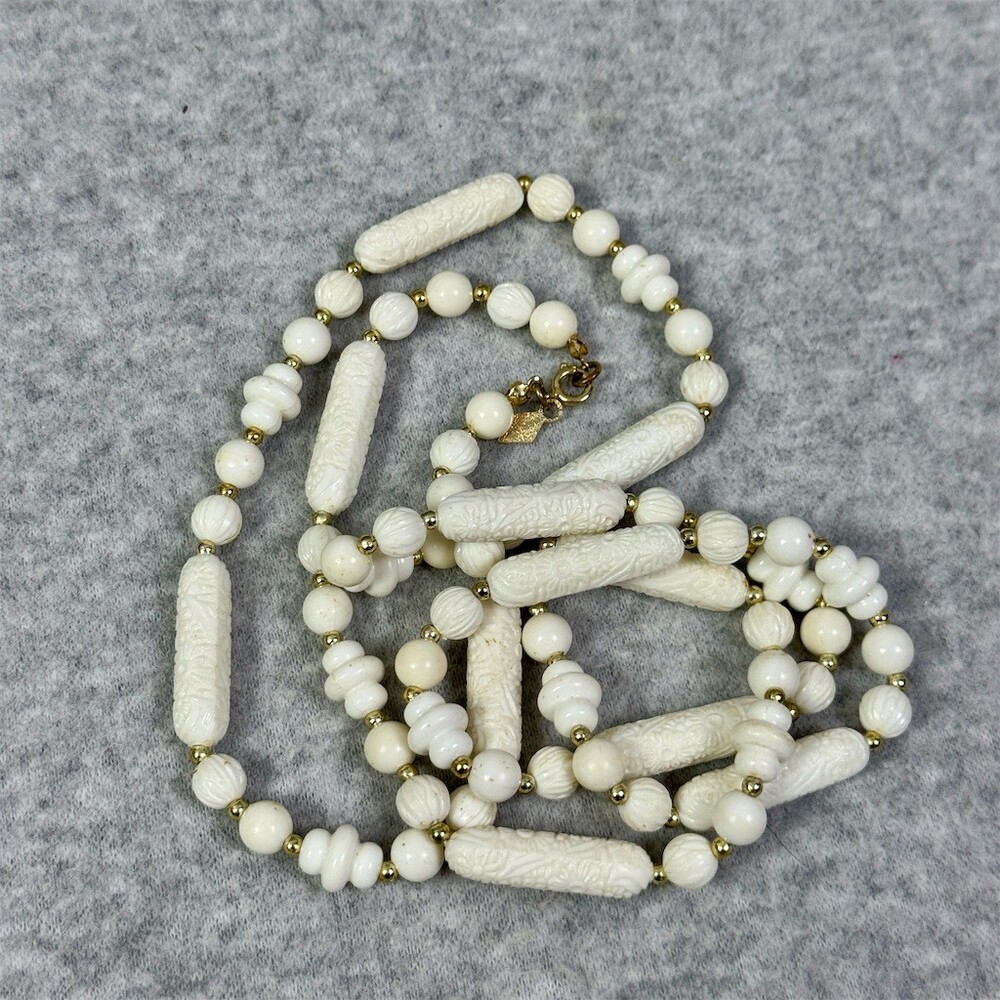 Vintage Sarah Coventry Necklace White Carved Floral Beads Signed Women's